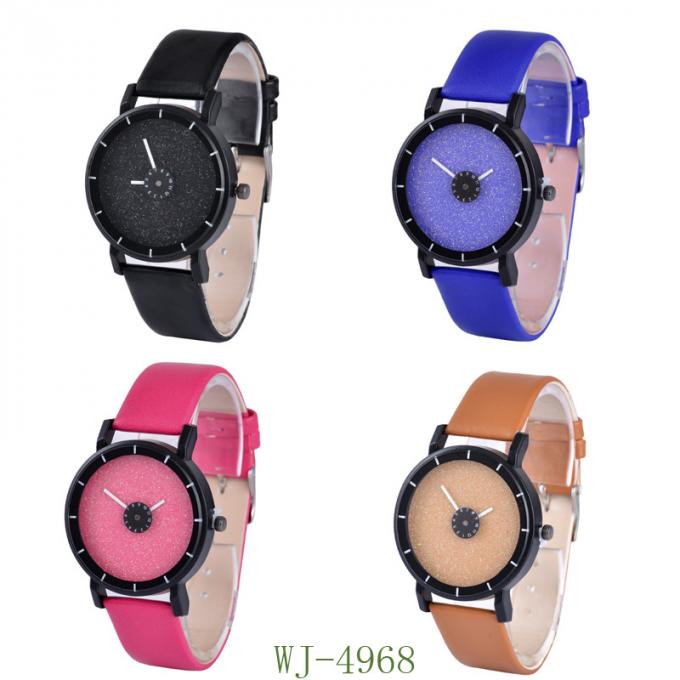 Wj-7126 τα καυτά πωλώντας άτομα μόδας δεν προσέχουν καμία μικρή χαμηλή τιμή Wristwatches δέρματος ρολογιών cOem λογότυπων